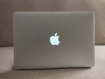 MacBook Pro 2015 | 13.3" Retina | 16GB RAM | 512 GB FSD | Charger