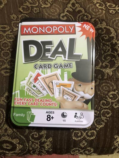 MONOPOLY DEAL CARD GAME (NEW)