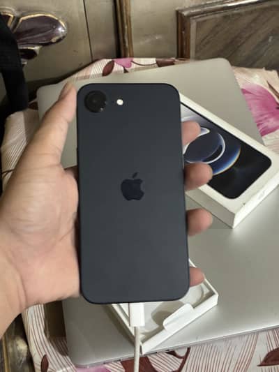 Apple iPhone 16e