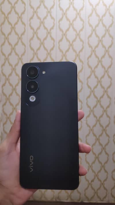 vivo Y04 like new