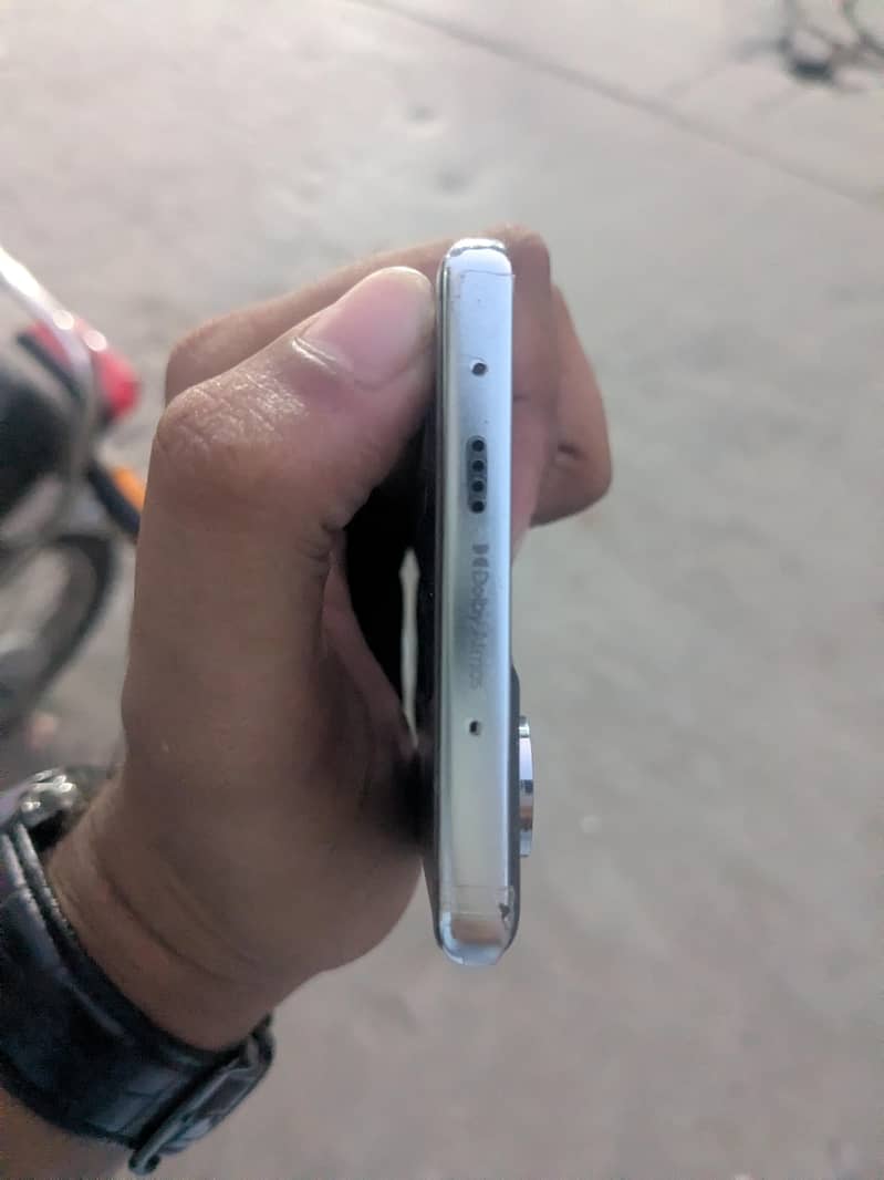 Tecno CAMON 40 Pro 0