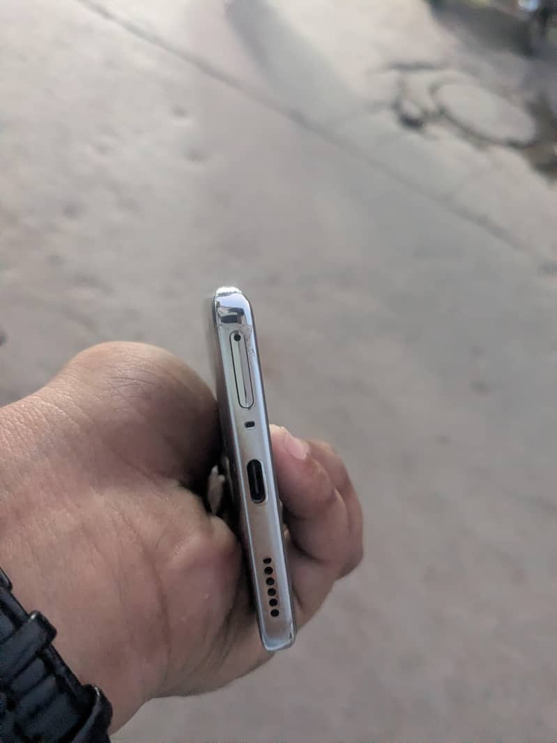 Tecno CAMON 40 Pro 4