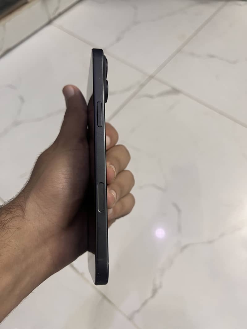 Apple iPhone 16 Plus 4
