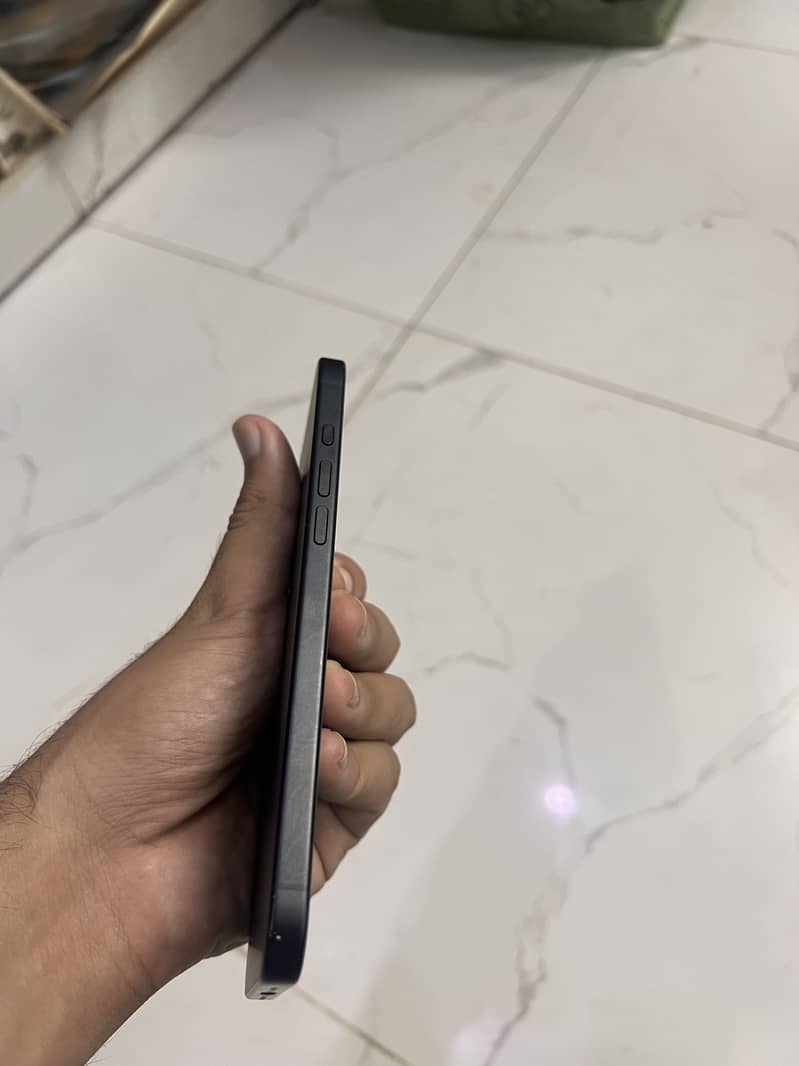 Apple iPhone 16 Plus 6