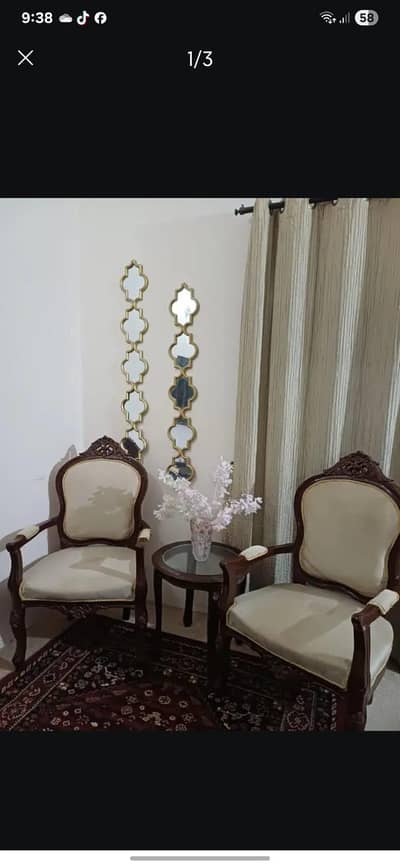 room chairs with table