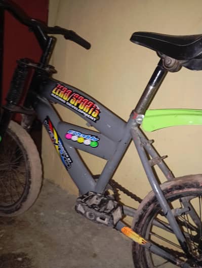 Ye cycles hai abhi li thi par ye sel karni hai