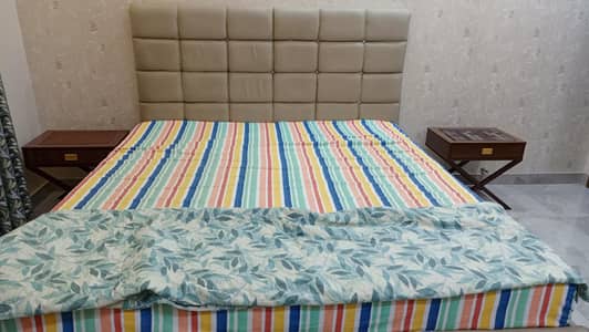 Poshish King Size FulBed (6x6.5) with 2 Side Tables (Without Mattress)