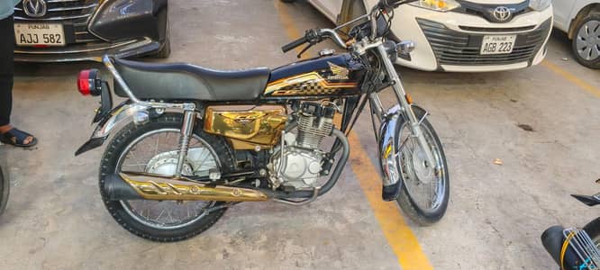 bike condition 10/10 hay bhtreen bike hay new 125 23/24 model hay