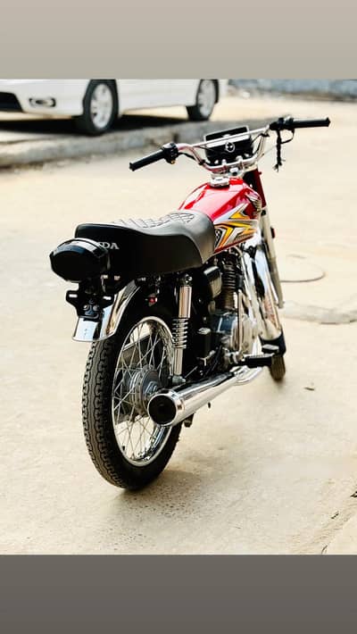 Honda 125 nut to nut genuine 10/9.5 condition full new bike