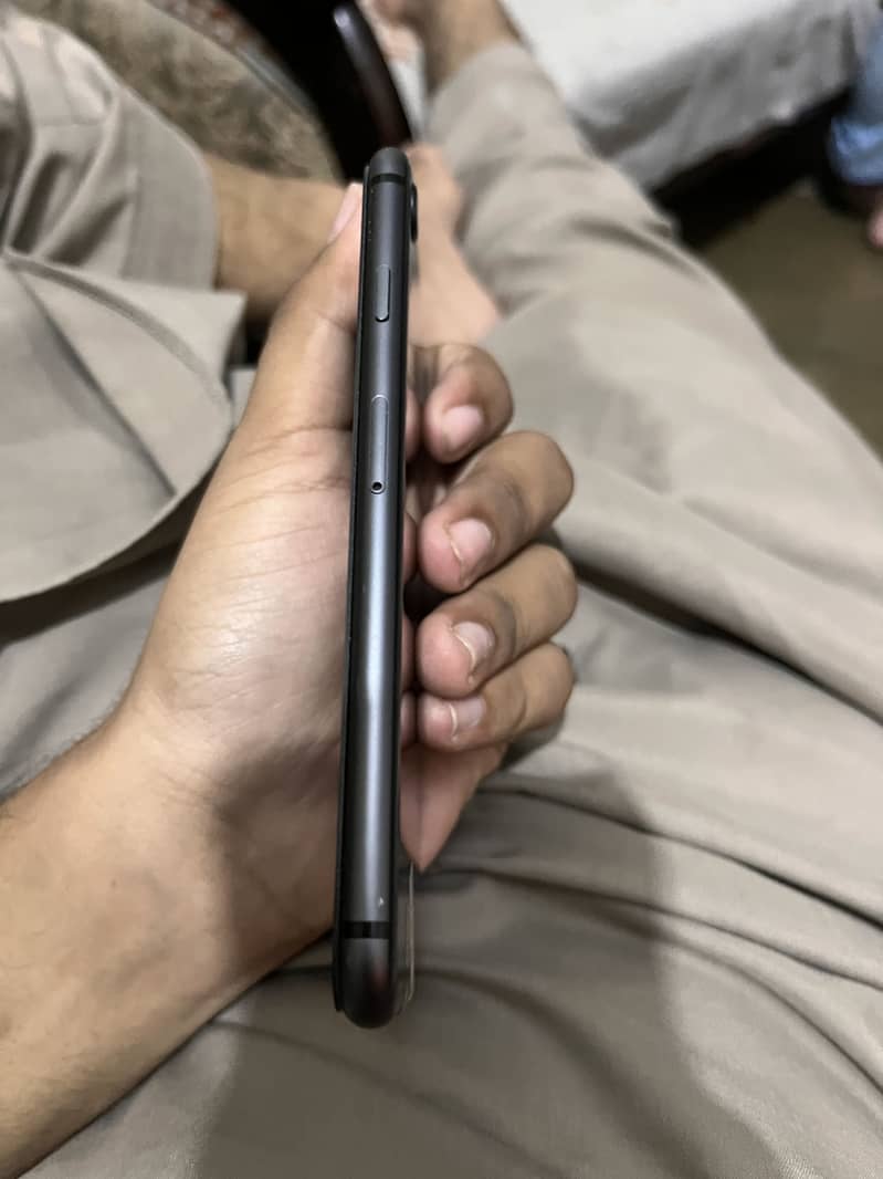 Apple iPhone 8 1