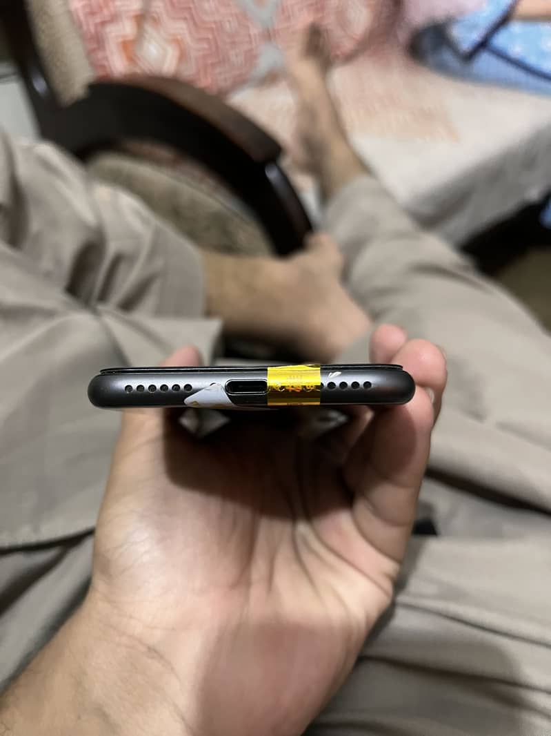 Apple iPhone 8 4