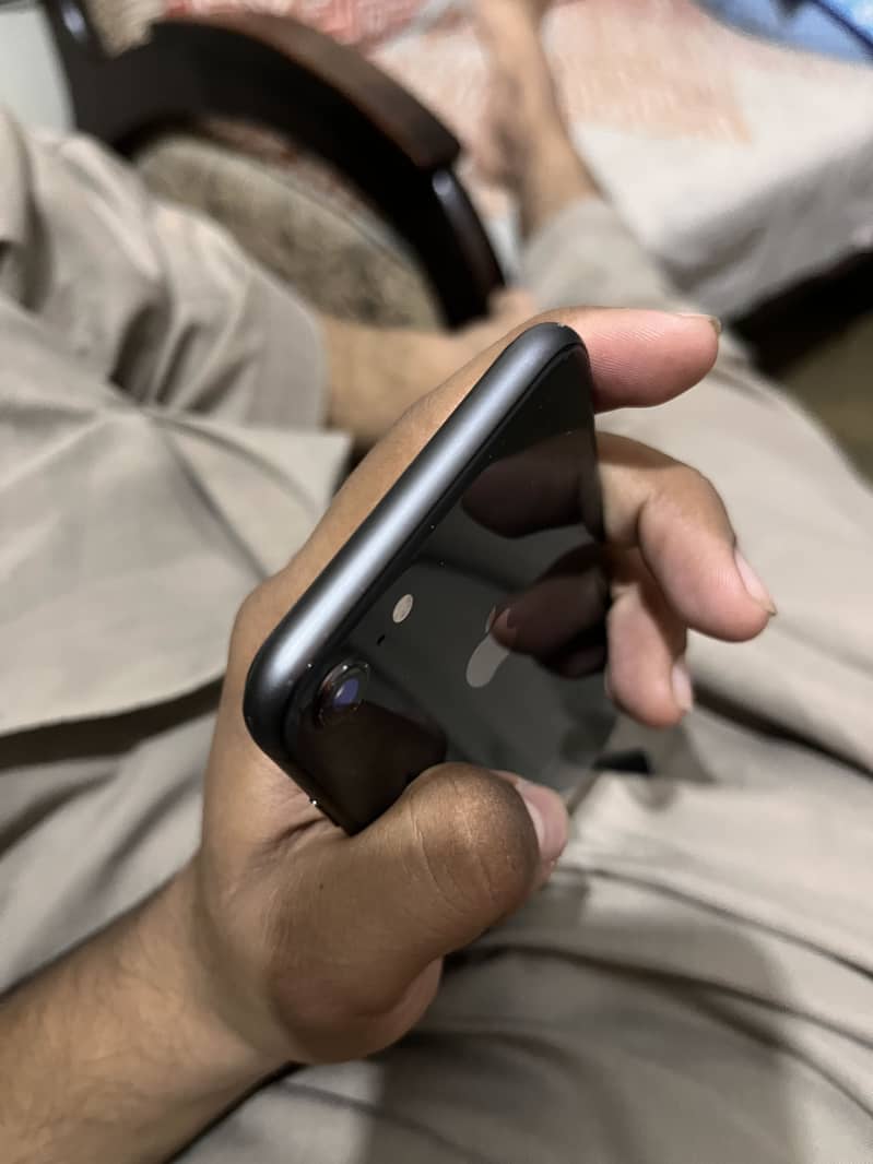 Apple iPhone 8 6