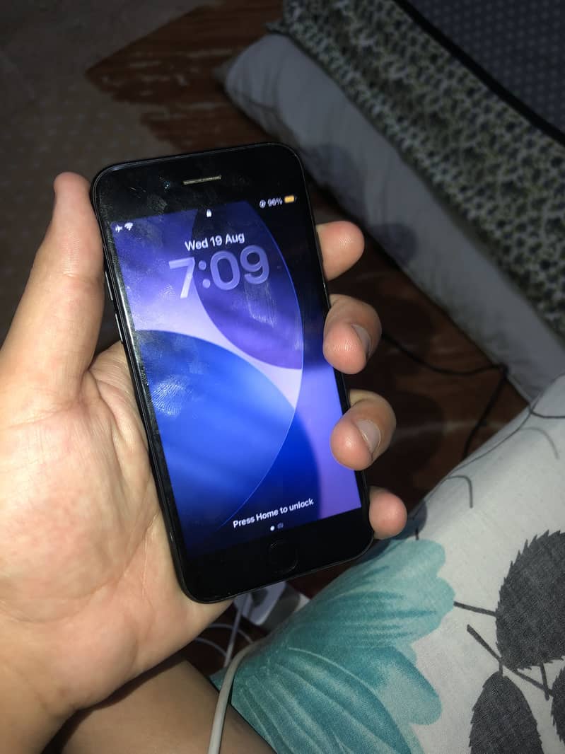 Apple iPhone SE 3