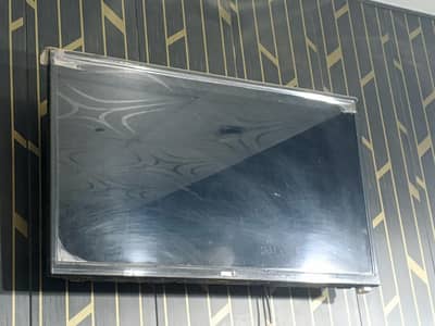 LCD 32 Inch Japani