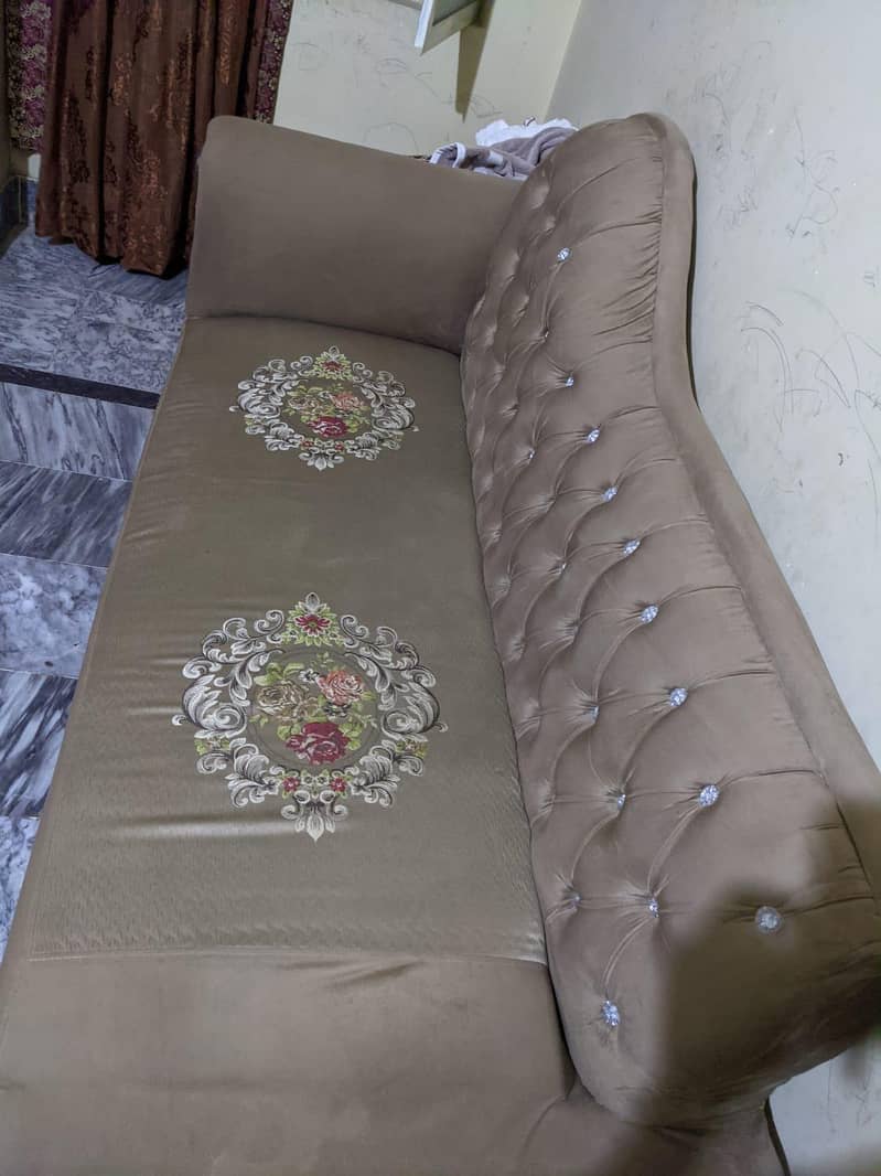 Dewan sofas set for sale 1