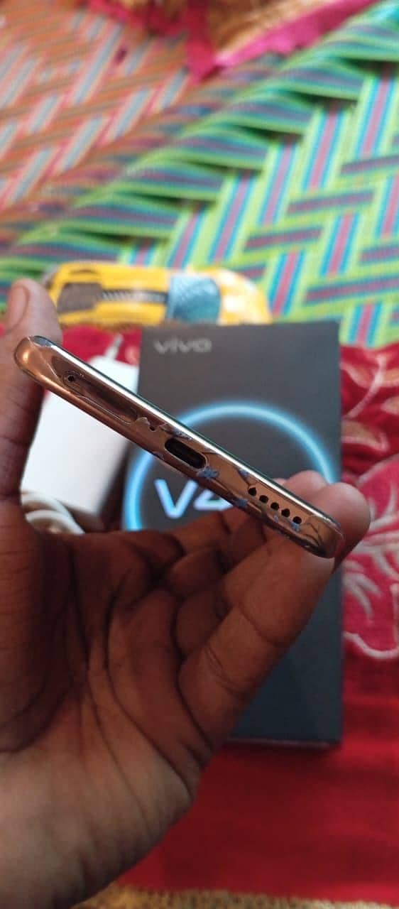 Vivo V40e 1