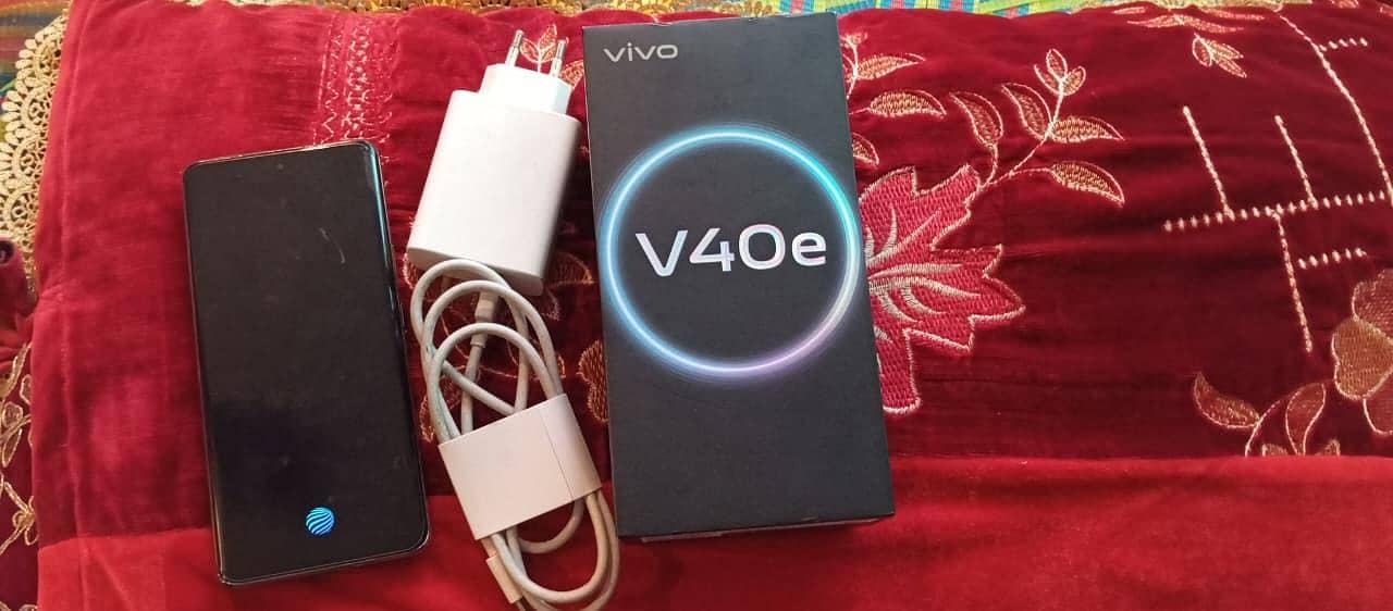 Vivo V40e 3