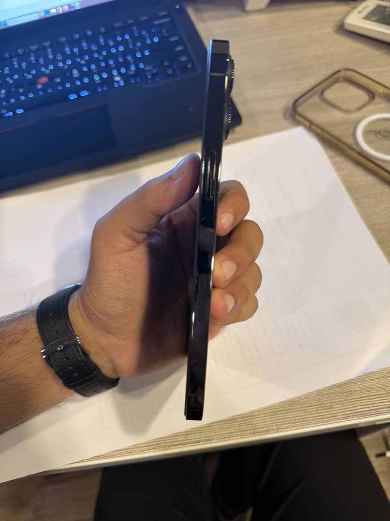 Apple iPhone 12 Pro Max 3