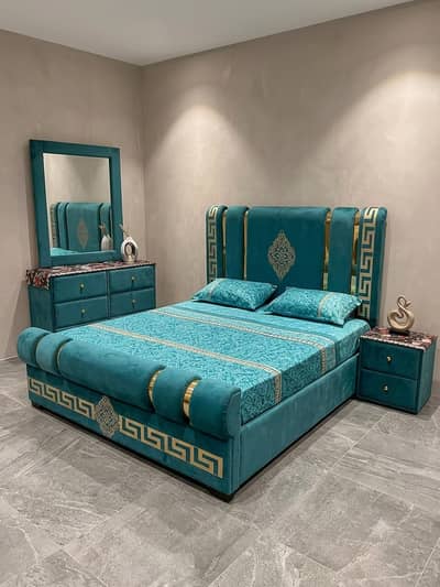 Bed with spring matrice with side tables and with dressing.