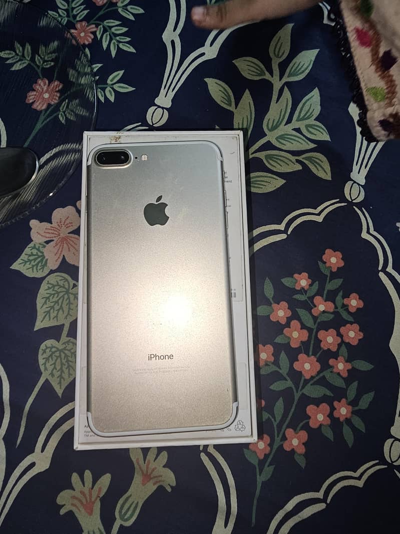 Apple iPhone 7 Plus 5