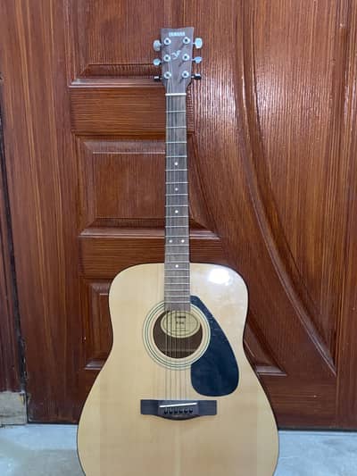Yamaha guitar F310