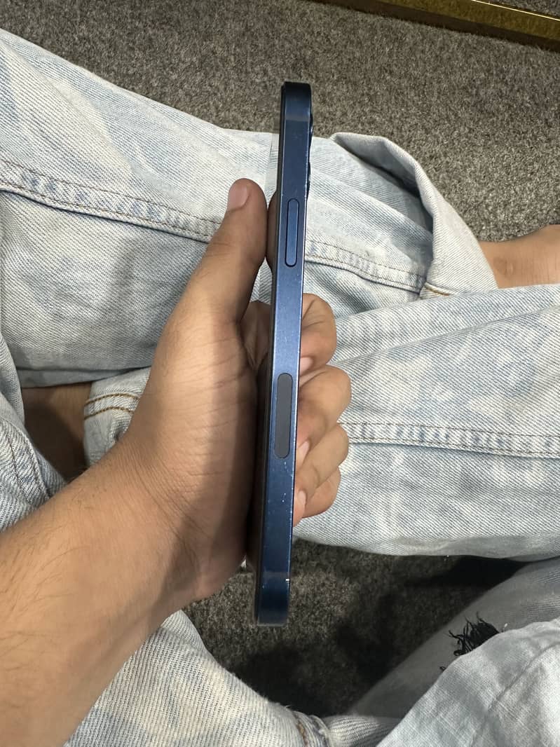 Apple iPhone 12 0