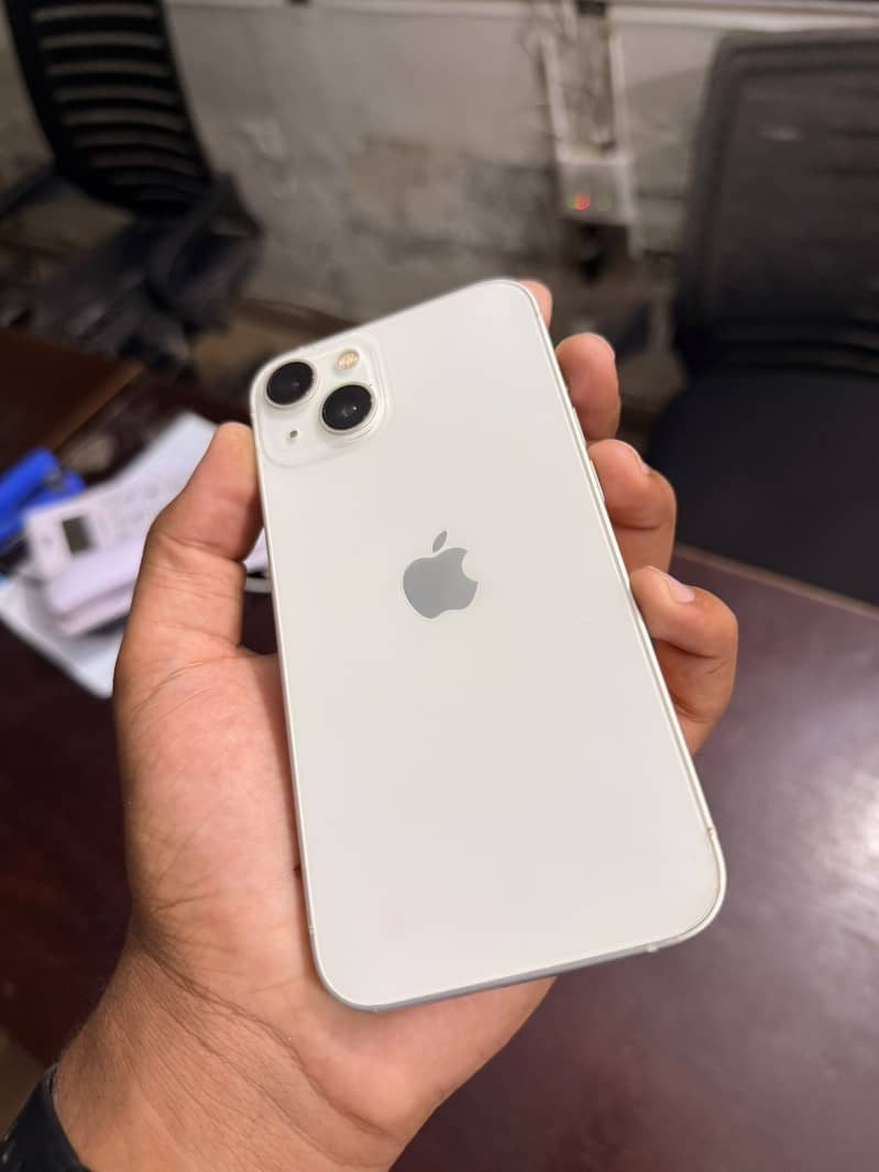 Apple iPhone 13 0