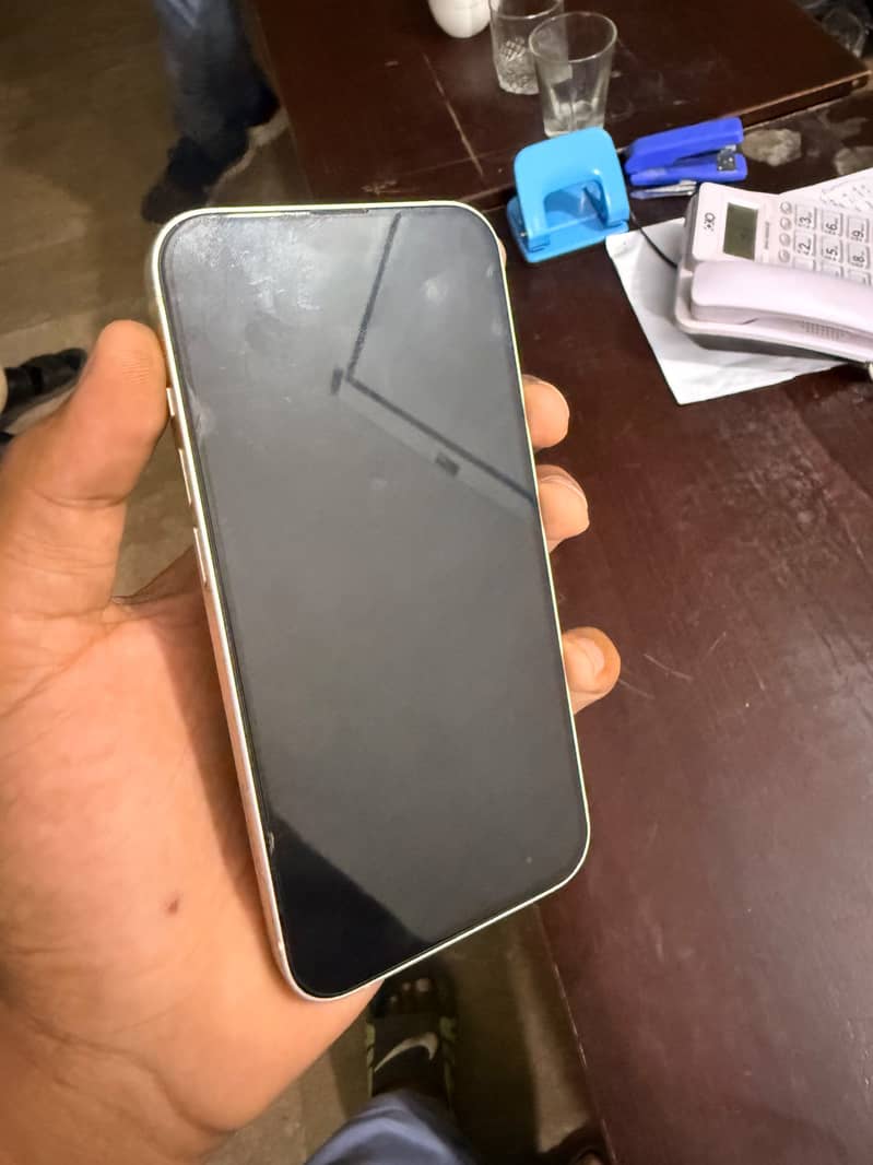 Apple iPhone 13 6