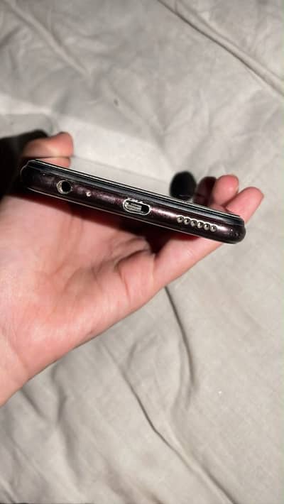 Vivo V21