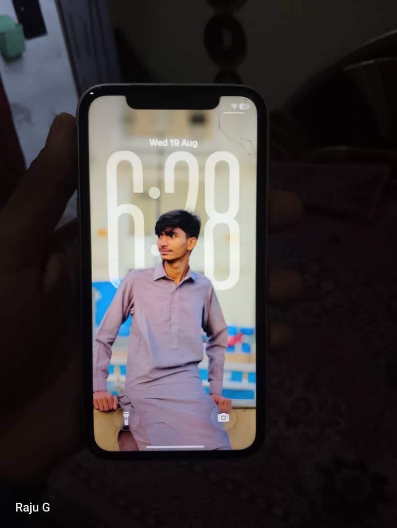 Apple iPhone 11 0