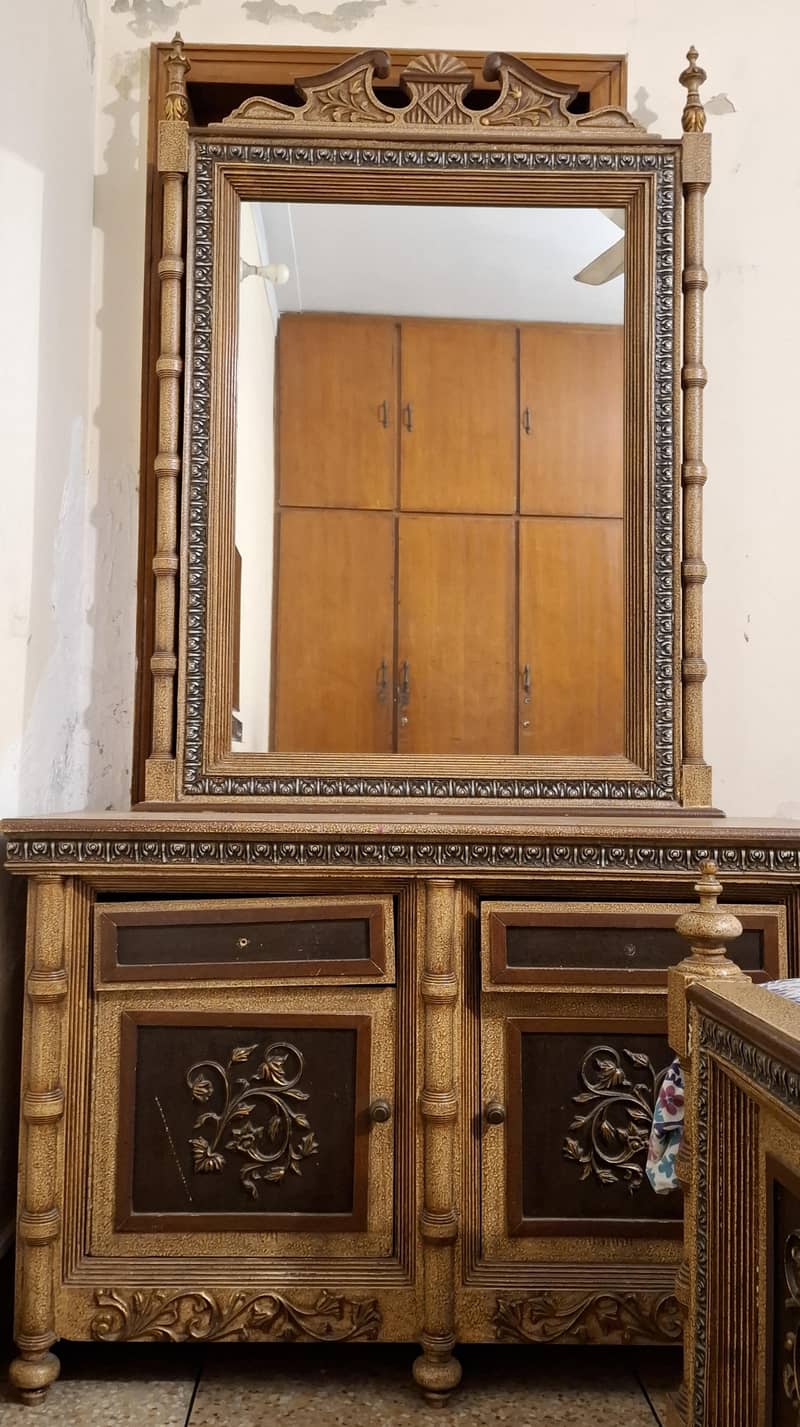 dressing table 0