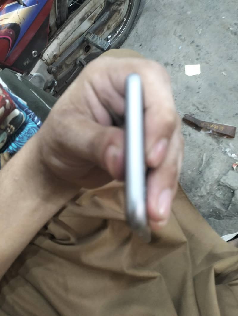 Apple iPhone 6 1