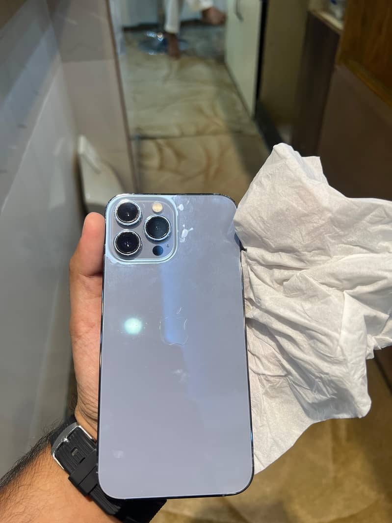 Apple iPhone 13 Pro Max 3
