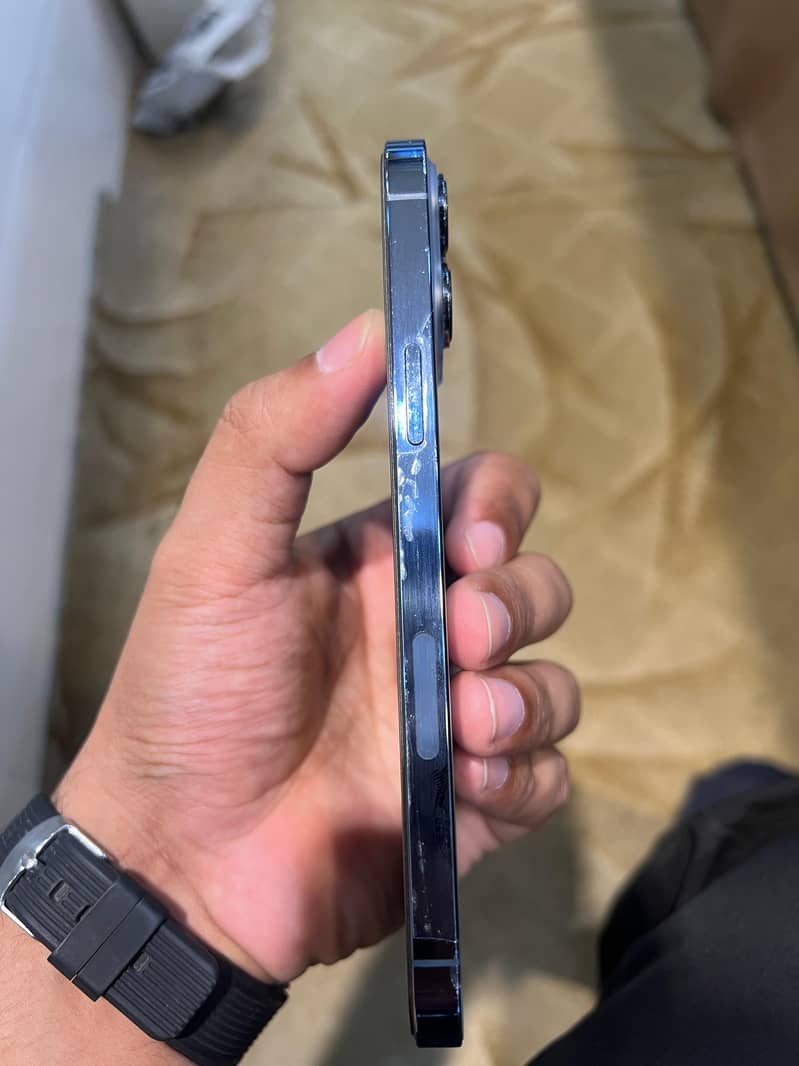 Apple iPhone 13 Pro Max 5