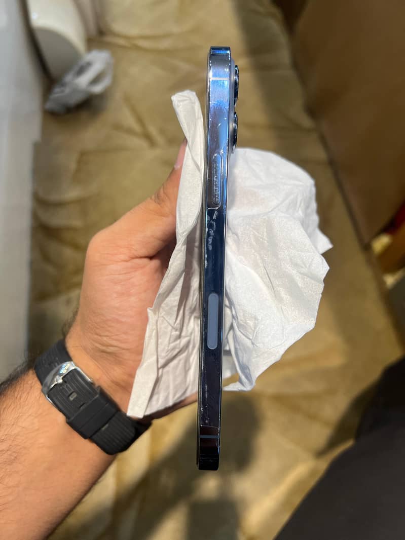 Apple iPhone 13 Pro Max 6