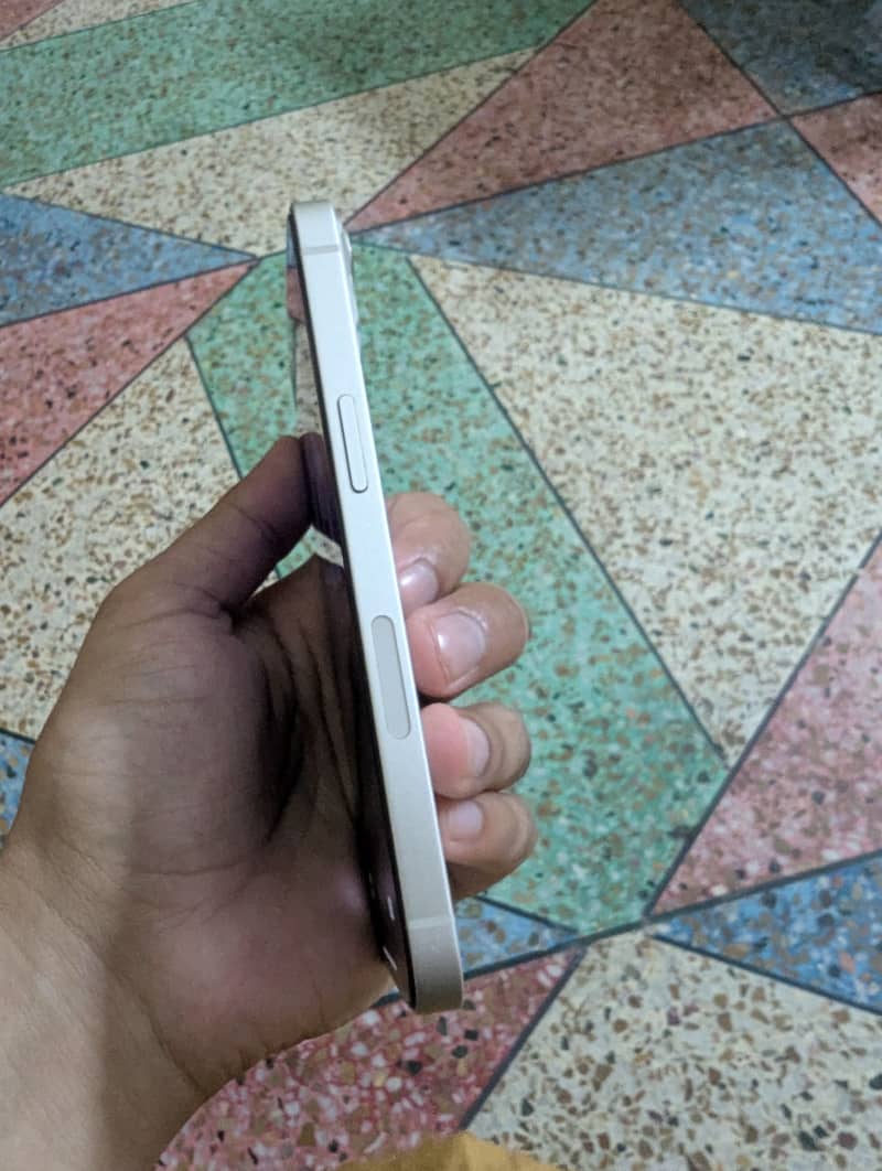 Apple iPhone 13 1