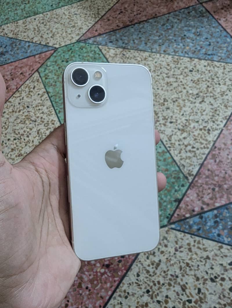 Apple iPhone 13 4