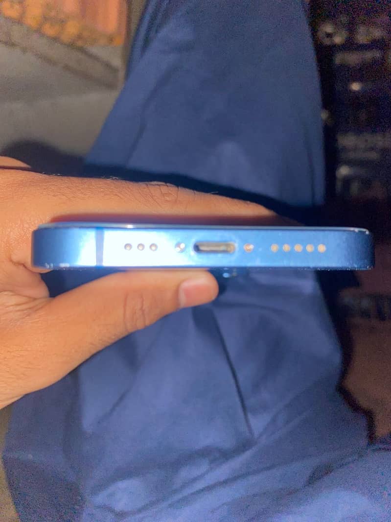 Apple iPhone 13 2