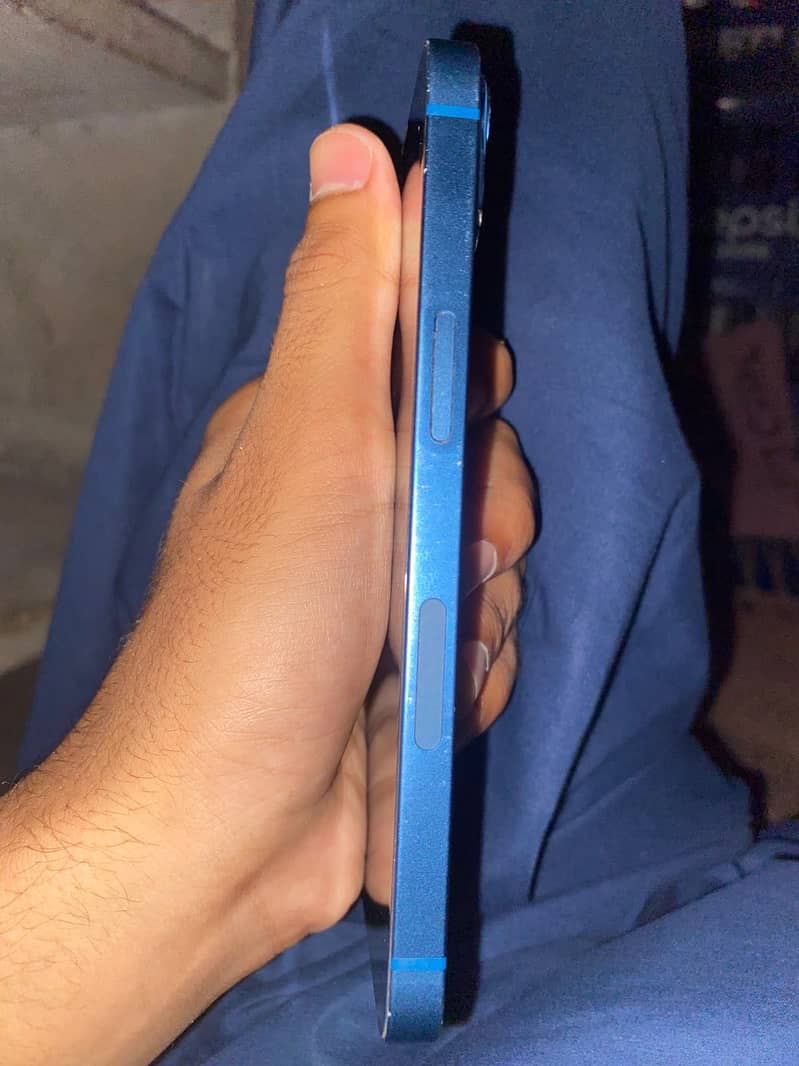 Apple iPhone 13 3