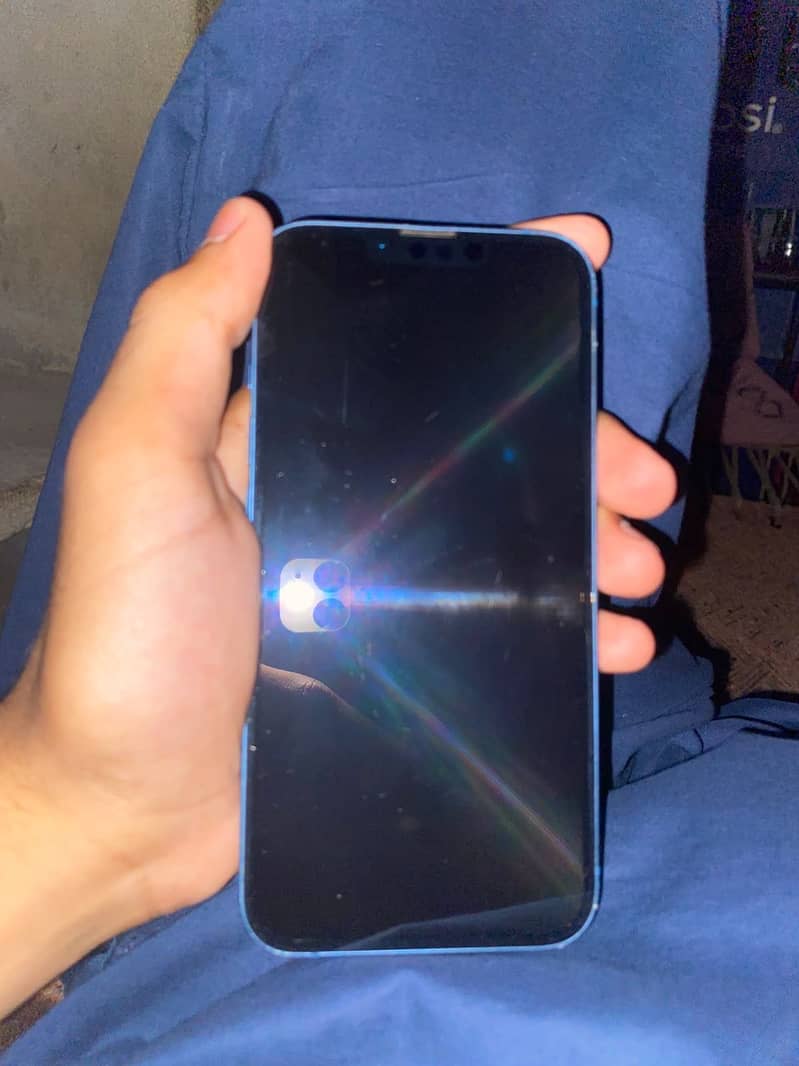 Apple iPhone 13 4