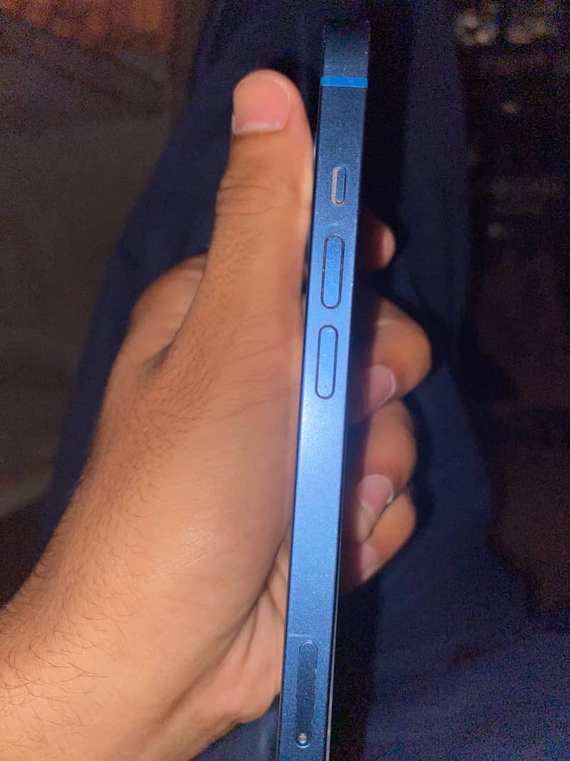 Apple iPhone 13 5