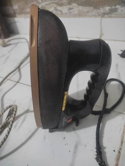 Westpoint Deluxe Dry Iron (Model: WF-98B)