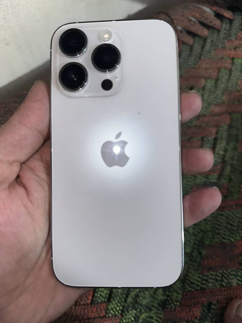 Apple iPhone 14 Pro 3