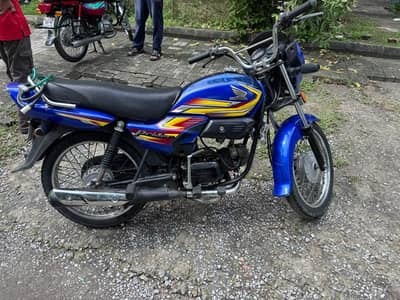 Honda pridor 100 cc Good condition on best rate