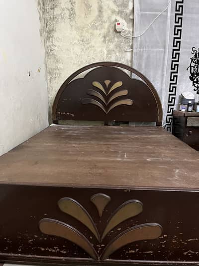 Best Quality Wooden King Size Bed on SALE