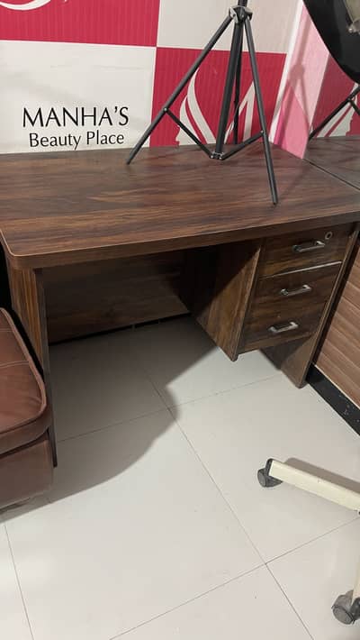 Small counter table