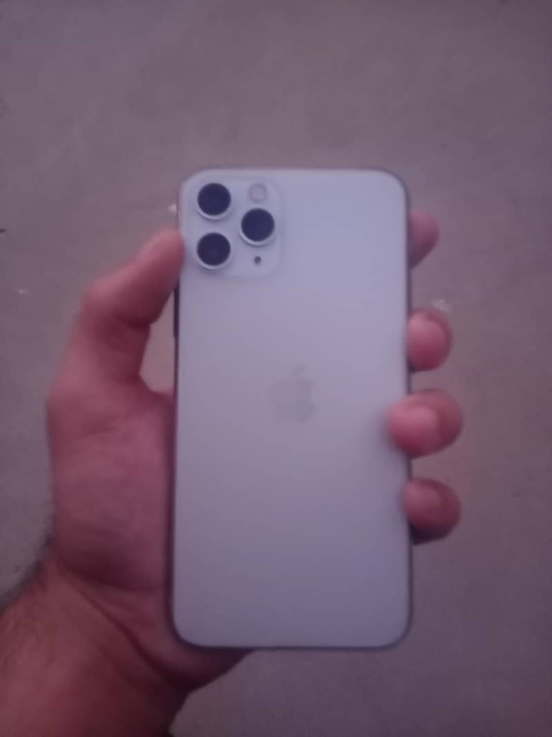 Apple iPhone 11 Pro 1