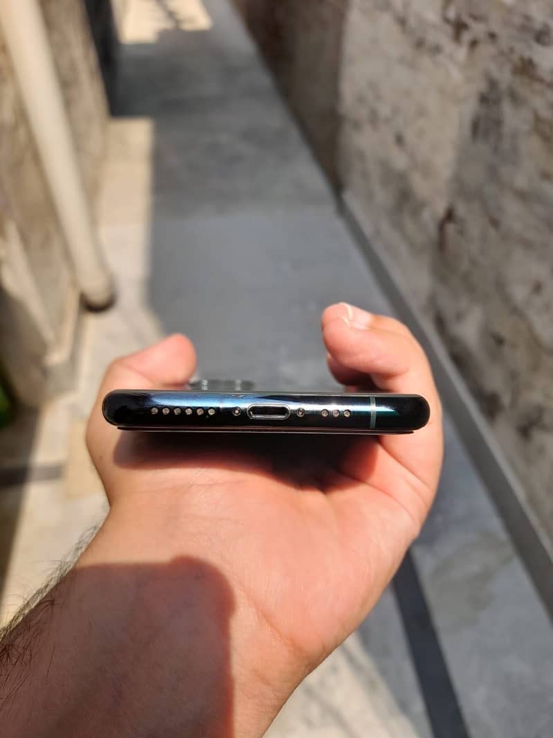 Apple iPhone 11 Pro 2