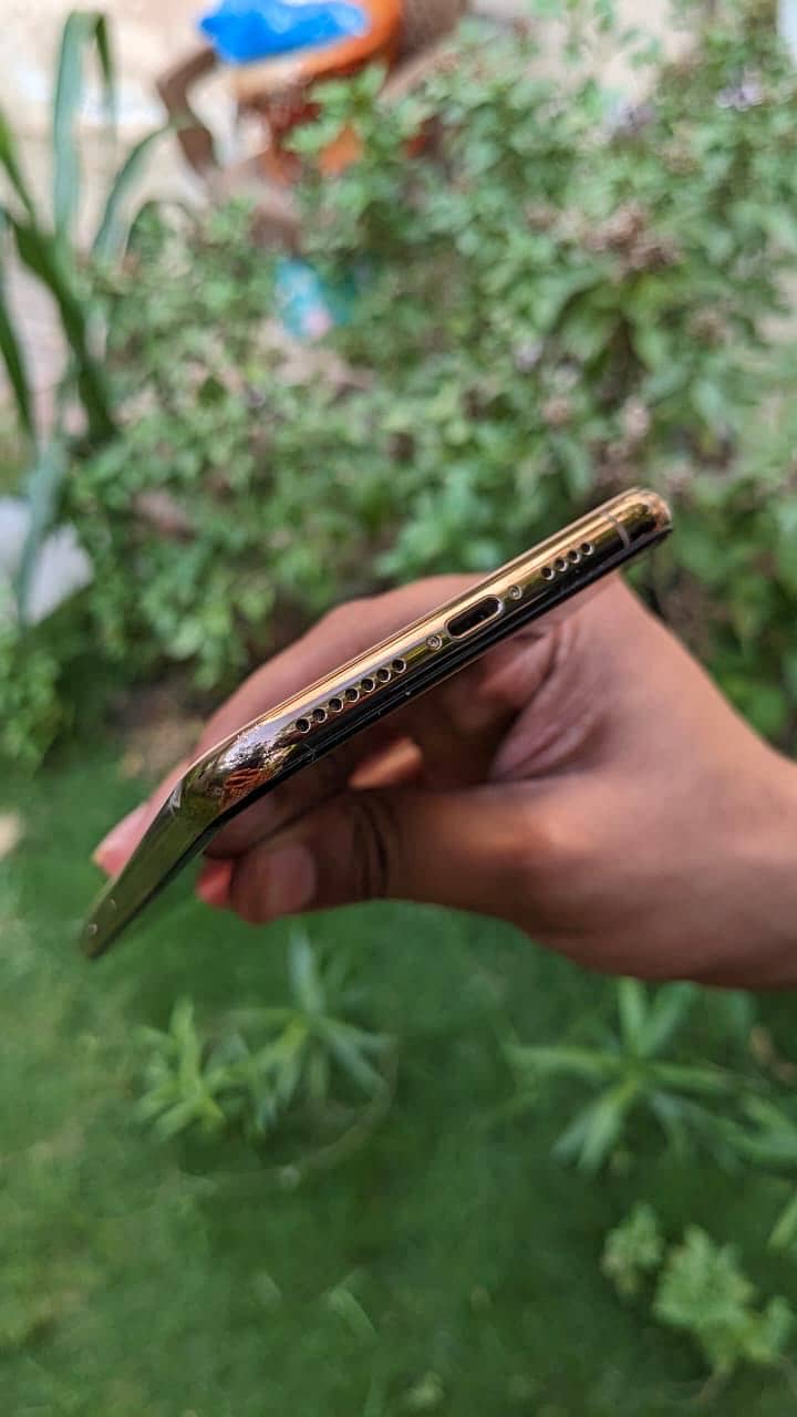 Iphone xs Max 4