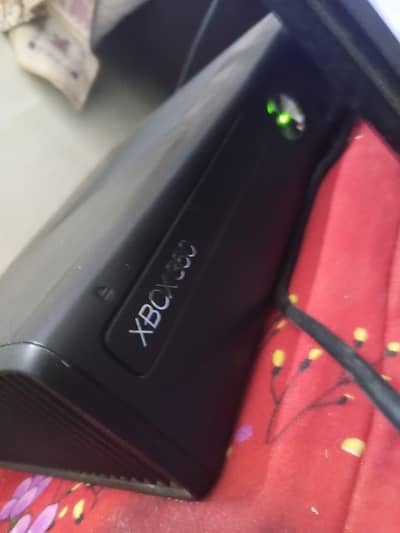 Xbox 360 Slim model 320 GB storage